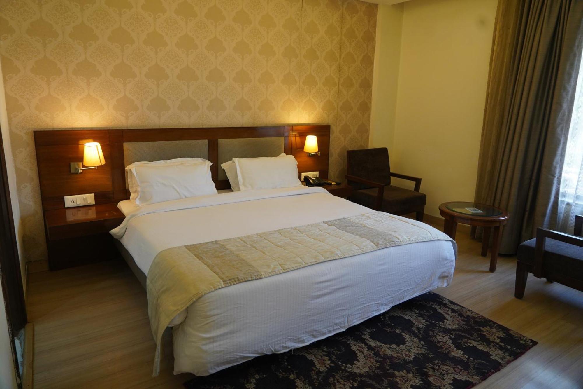 Hotel Forest Avenue - Best Luxury Hotel In Dehradun Exterior foto